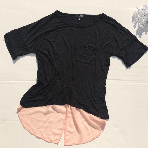 a.n.a Tops - ☕️Black Tee Shirt with Peach Tail